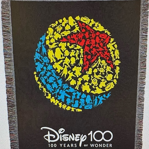 Disney 100 48"x60" Classic Woven Tapestry Throw - Picture 1 of 3